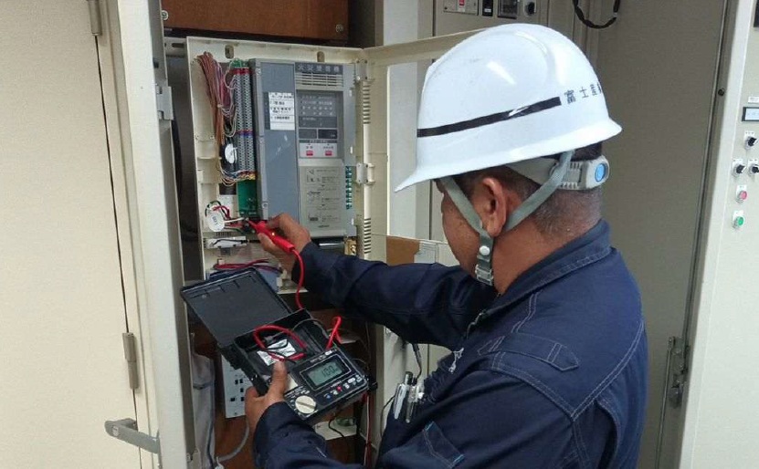 消防用設備の確認作業